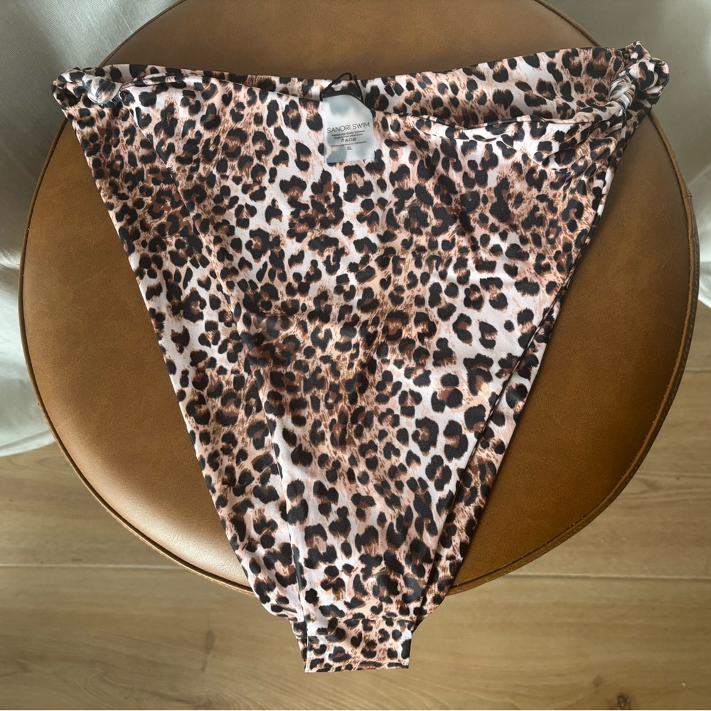 Leopard Print Underwire Bikini Set - Leopard - Picture 6 of 10